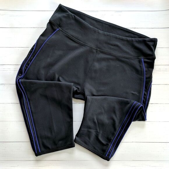 Fabletics Polar Crop Black/Vixen Small - Picture 6 of 6